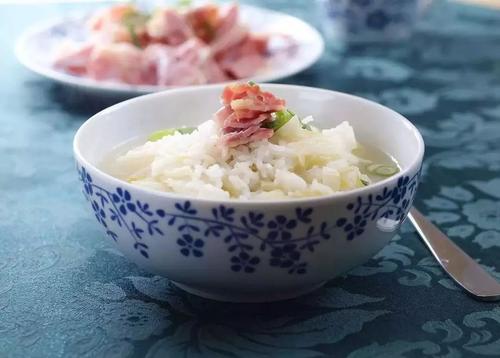 首都醫(yī)科大學(xué)副主任醫(yī)師：湯泡飯其實(shí)很傷胃