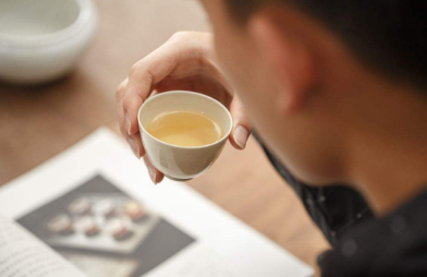 經(jīng)常喝茶牙齒會(huì)變黃嗎？這是真的么？